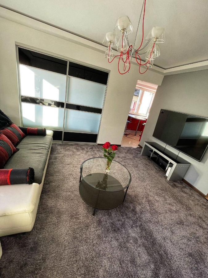 Luxury Red Apartment By Marta Radom Extérieur photo