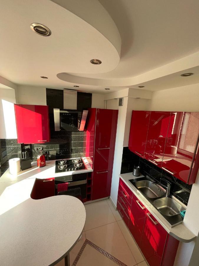 Luxury Red Apartment By Marta Radom Extérieur photo