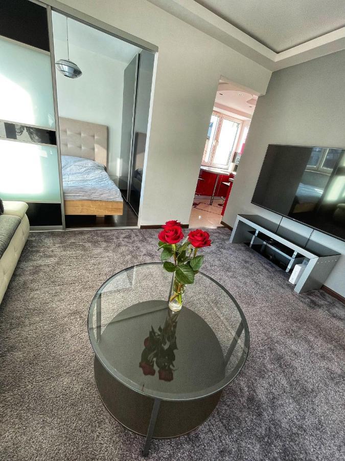 Luxury Red Apartment By Marta Radom Extérieur photo